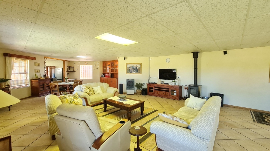 6 Bedroom Property for Sale in Bainsvlei Free State